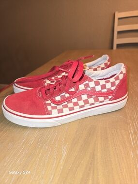 Vans Kids Red and White Checkerboard Lace-Up Sneakers Sz 6 Youth